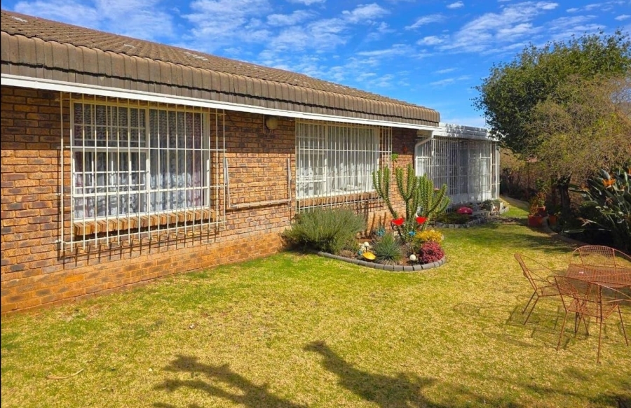 2 Bedroom Property for Sale in Norton Park Gauteng