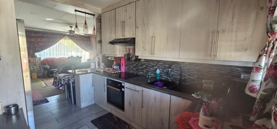 2 Bedroom Property for Sale in Norton Park Gauteng