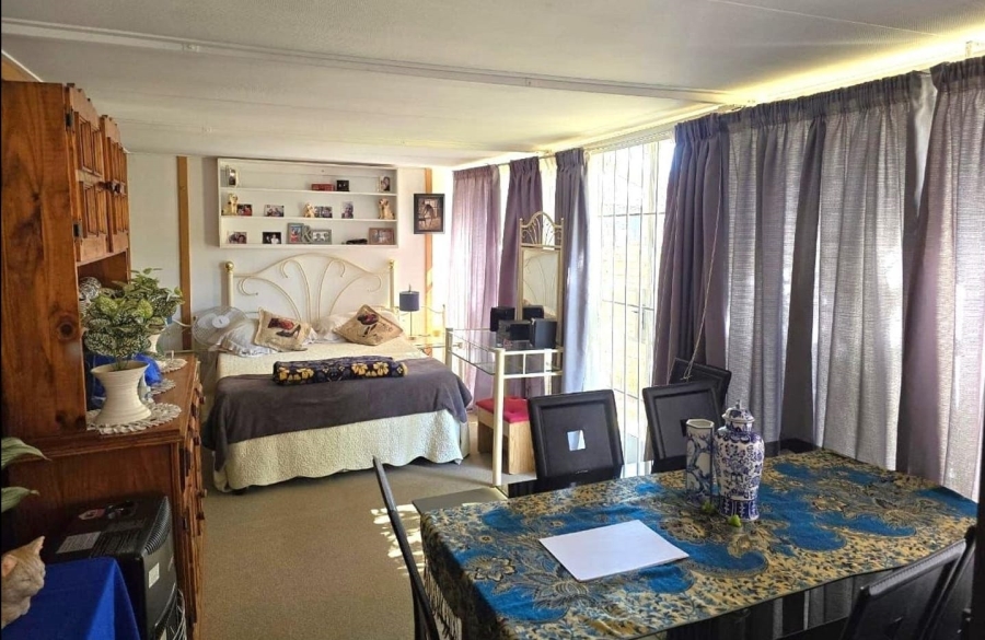 2 Bedroom Property for Sale in Norton Park Gauteng