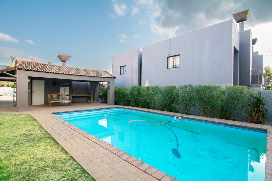 2 Bedroom Property for Sale in Woodmead Gauteng