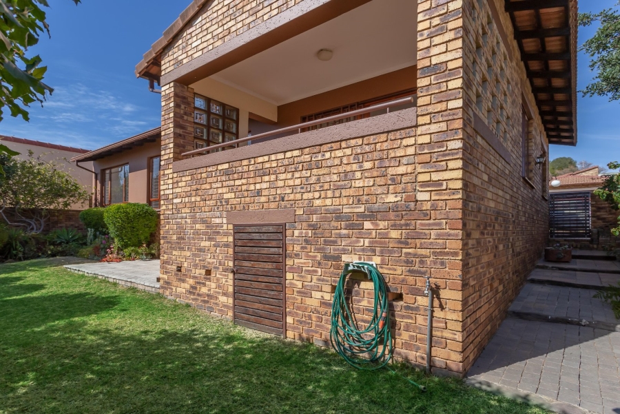 3 Bedroom Property for Sale in Bromhof Gauteng