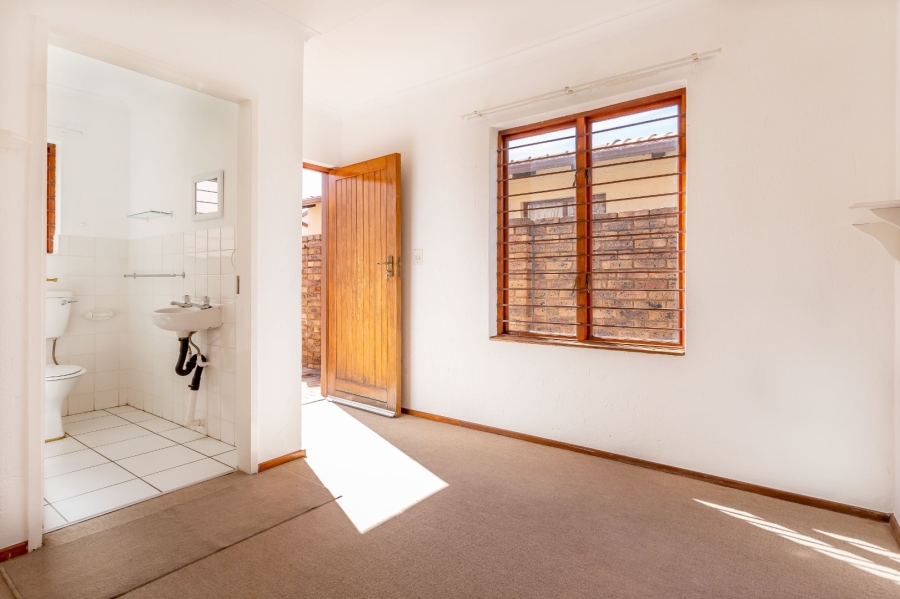 3 Bedroom Property for Sale in Bromhof Gauteng