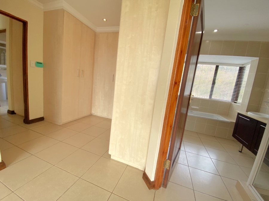 4 Bedroom Property for Sale in Roodekrans Gauteng