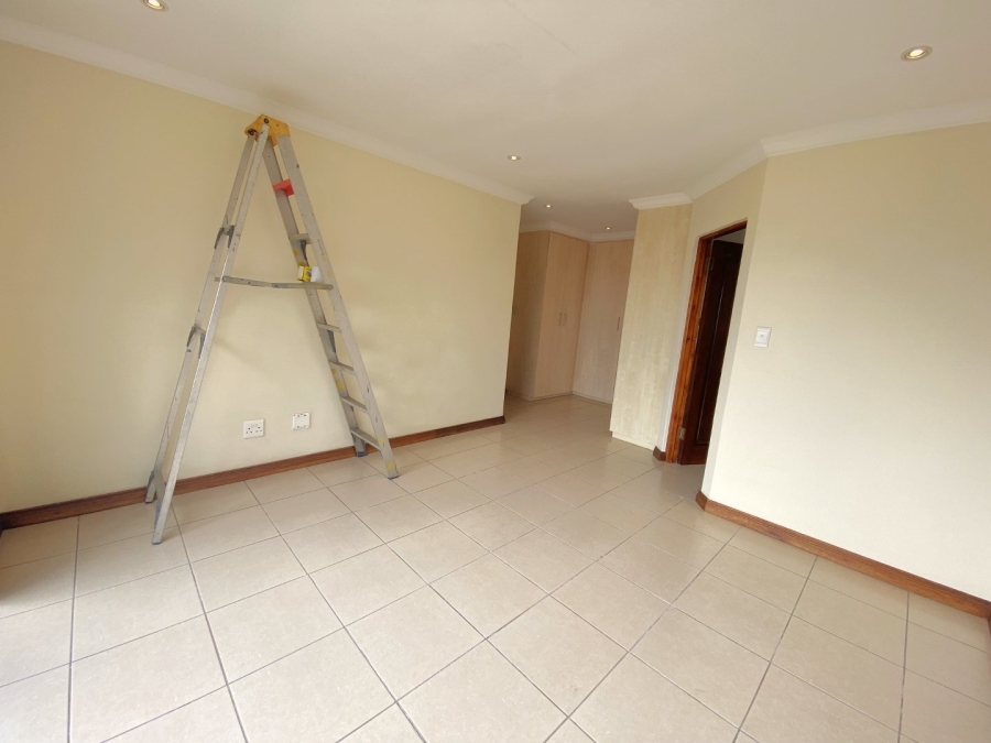 4 Bedroom Property for Sale in Roodekrans Gauteng