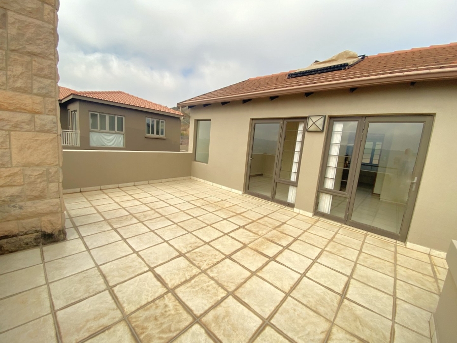 4 Bedroom Property for Sale in Roodekrans Gauteng