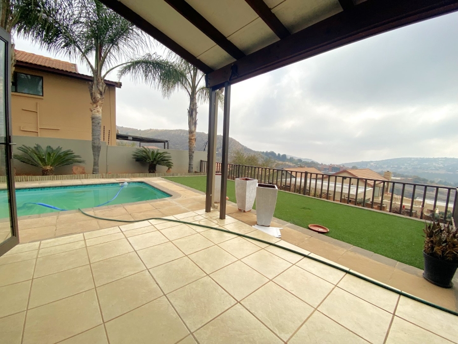 4 Bedroom Property for Sale in Roodekrans Gauteng