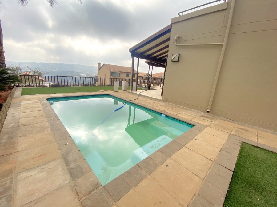 4 Bedroom Property for Sale in Roodekrans Gauteng