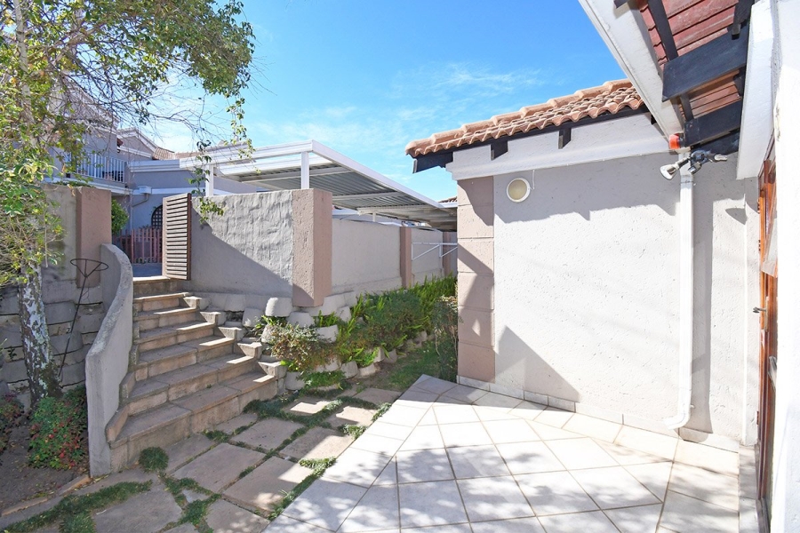 3 Bedroom Property for Sale in Sandringham Gauteng