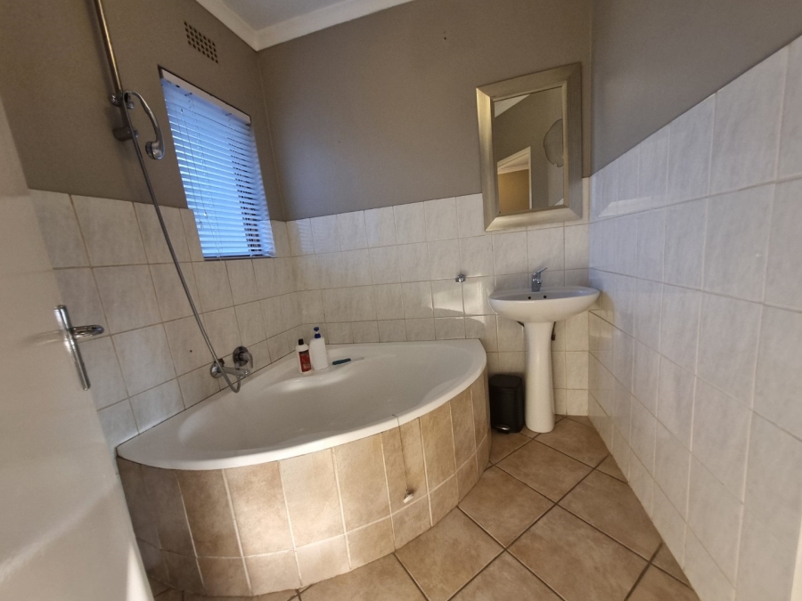 2 Bedroom Property for Sale in Paulshof Gauteng