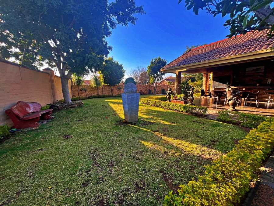 3 Bedroom Property for Sale in Heuwelsig Estate Gauteng