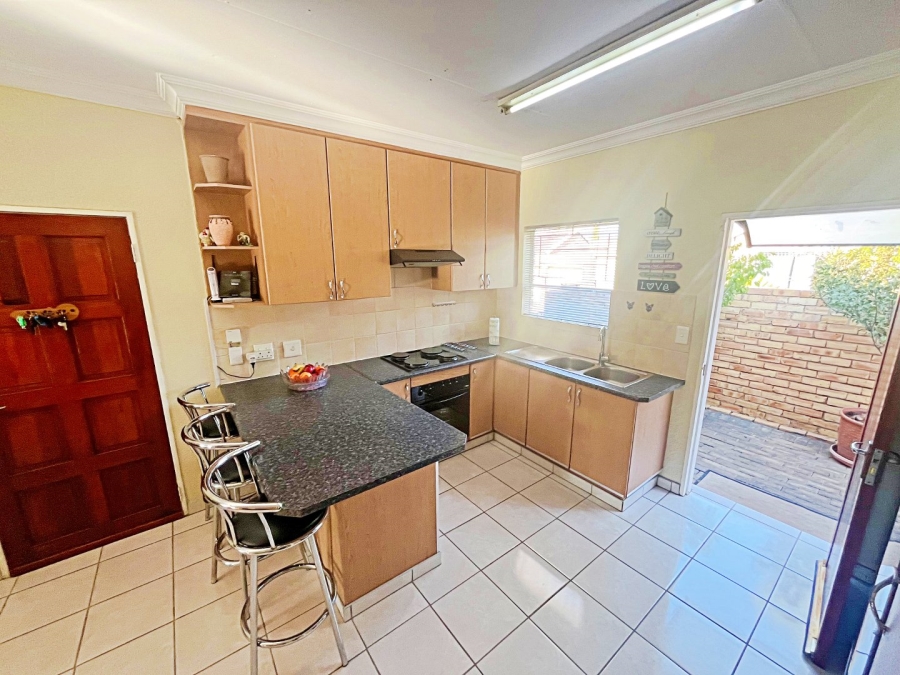 3 Bedroom Property for Sale in Heuwelsig Estate Gauteng