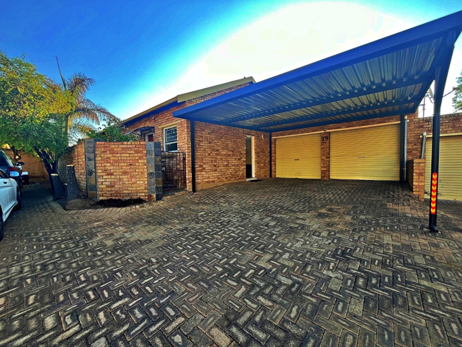 3 Bedroom Property for Sale in Heuwelsig Estate Gauteng