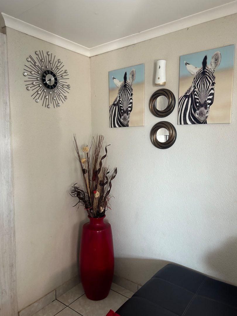 3 Bedroom Property for Sale in Rosslyn Gauteng