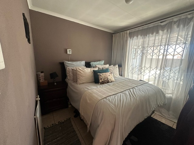 To Let 2 Bedroom Property for Rent in Cosmo City Gauteng