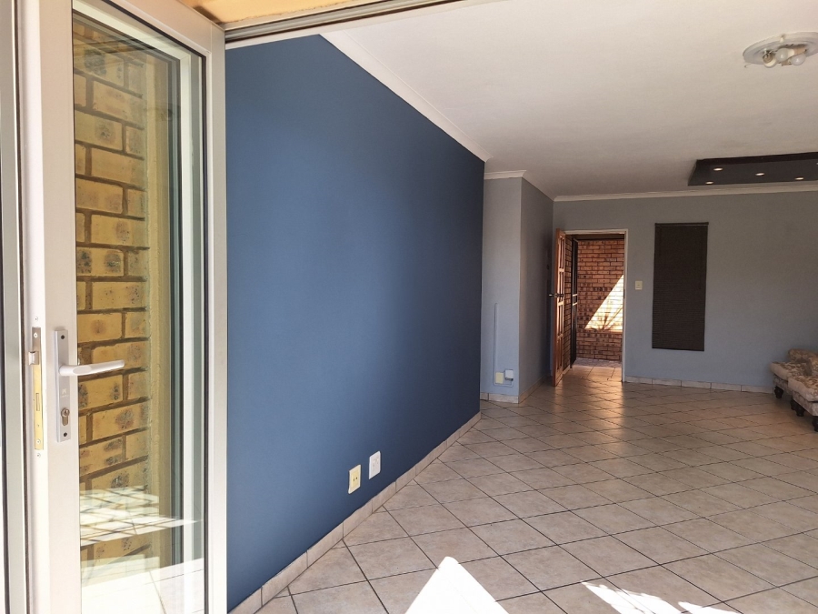 2 Bedroom Property for Sale in The Wilds Gauteng