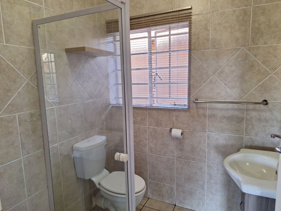 2 Bedroom Property for Sale in The Wilds Gauteng