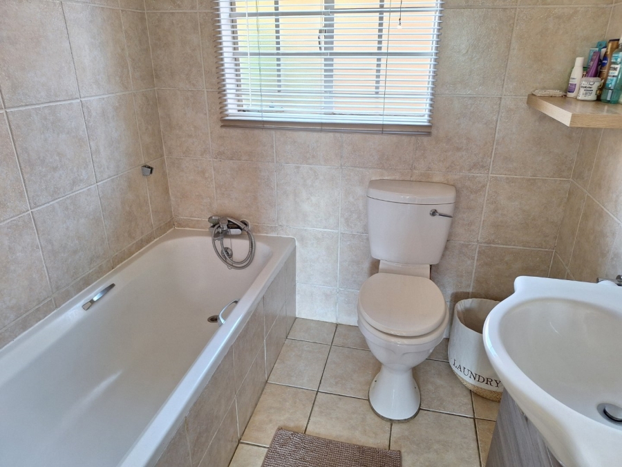 2 Bedroom Property for Sale in The Wilds Gauteng