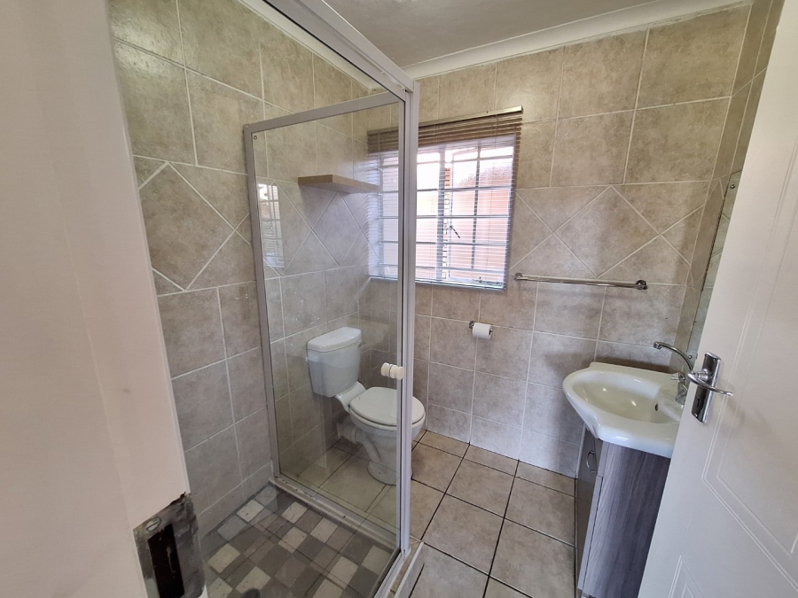 2 Bedroom Property for Sale in The Wilds Gauteng