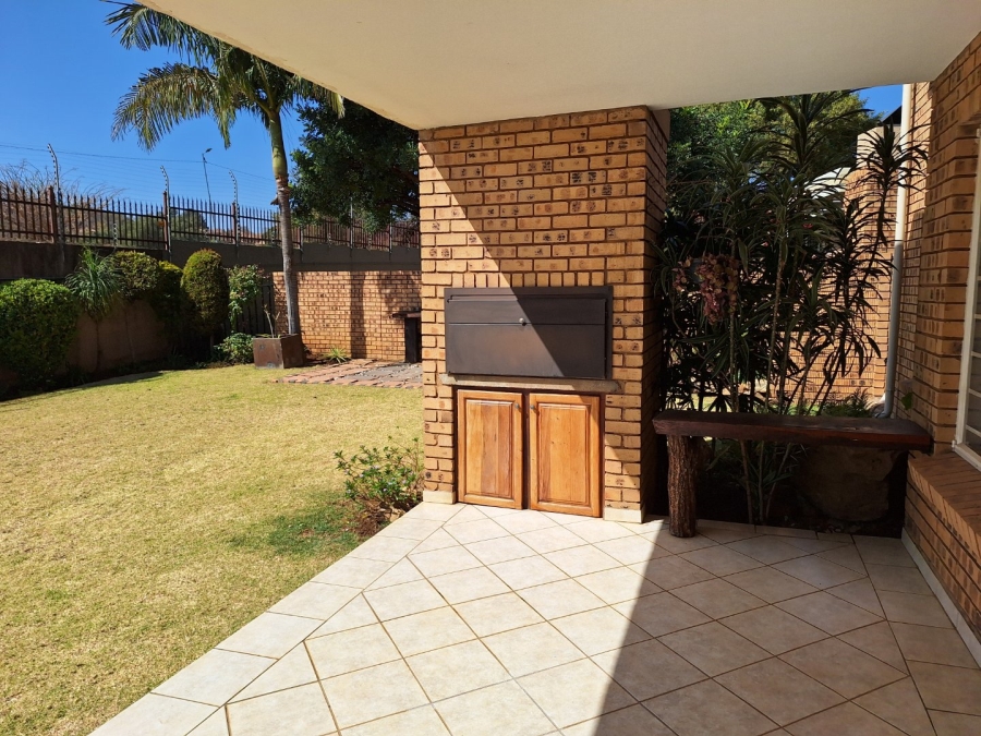 2 Bedroom Property for Sale in The Wilds Gauteng