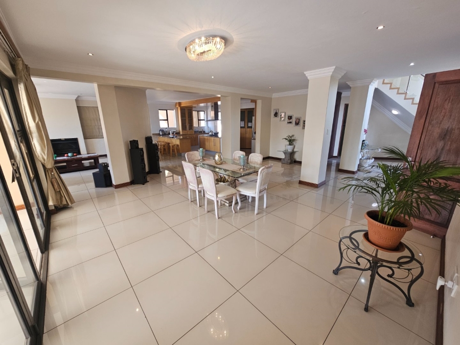 5 Bedroom Property for Sale in Zambezi Country Estate Gauteng