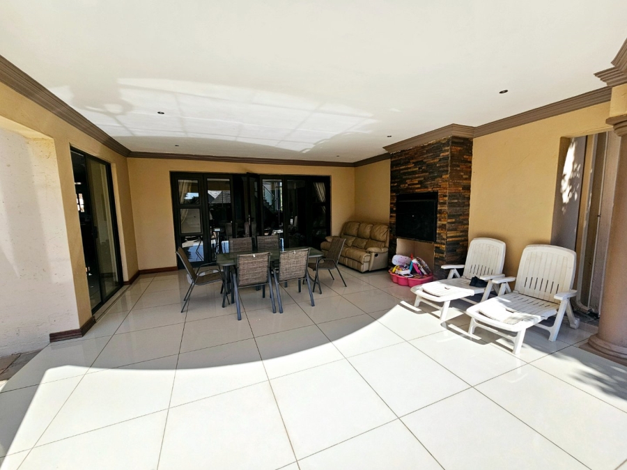 5 Bedroom Property for Sale in Zambezi Country Estate Gauteng