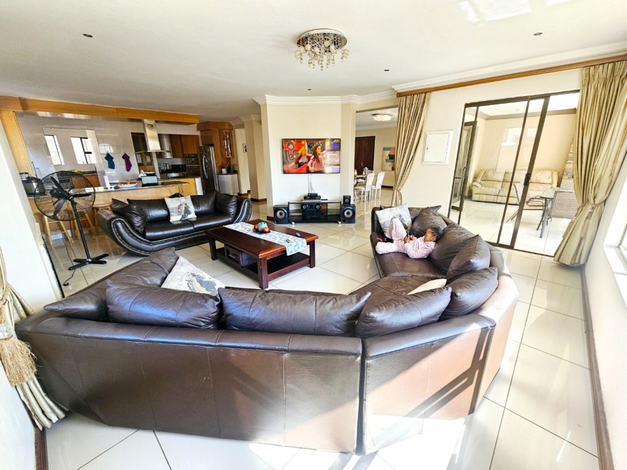 5 Bedroom Property for Sale in Zambezi Country Estate Gauteng