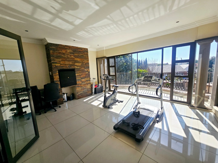 5 Bedroom Property for Sale in Zambezi Country Estate Gauteng