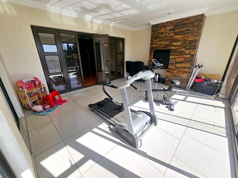 5 Bedroom Property for Sale in Zambezi Country Estate Gauteng