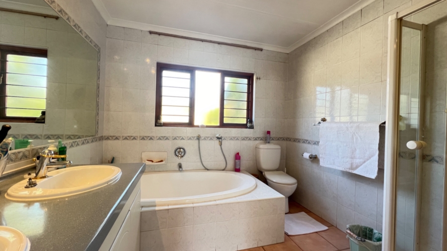 4 Bedroom Property for Sale in Lonehill Gauteng