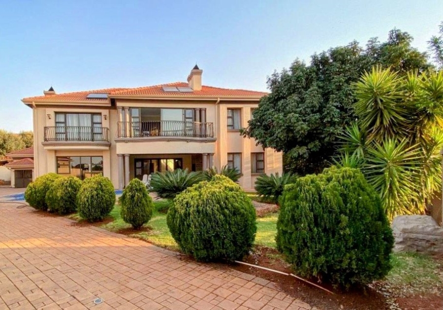 5 Bedroom Property for Sale in Zambezi Country Estate Gauteng