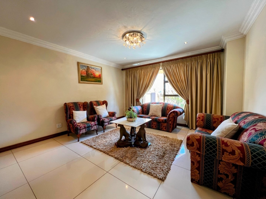 5 Bedroom Property for Sale in Zambezi Country Estate Gauteng