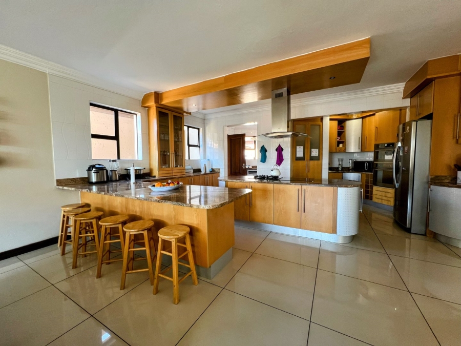 5 Bedroom Property for Sale in Zambezi Country Estate Gauteng