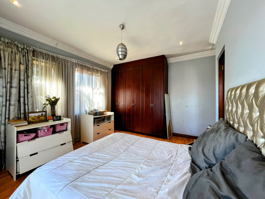 5 Bedroom Property for Sale in Zambezi Country Estate Gauteng