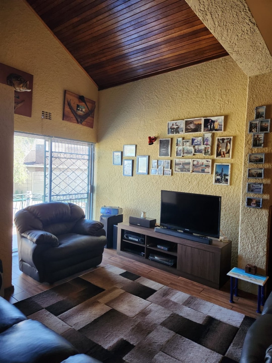 3 Bedroom Property for Sale in Dalpark Proper Gauteng