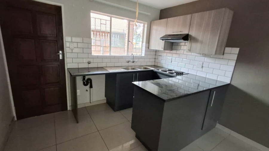 2 Bedroom Property for Sale in Doornpoort AH Gauteng