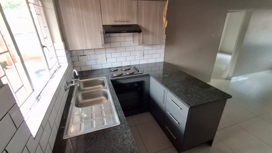 2 Bedroom Property for Sale in Doornpoort AH Gauteng