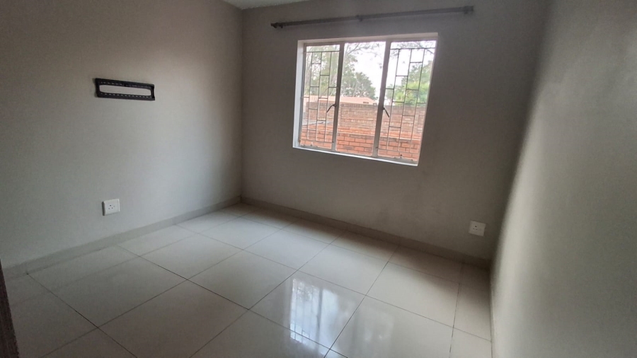 2 Bedroom Property for Sale in Doornpoort AH Gauteng