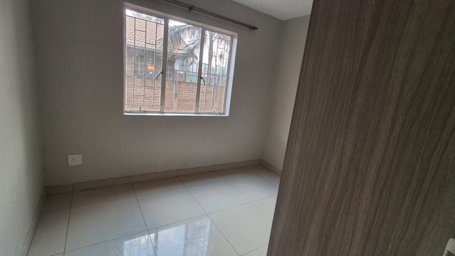 2 Bedroom Property for Sale in Doornpoort AH Gauteng