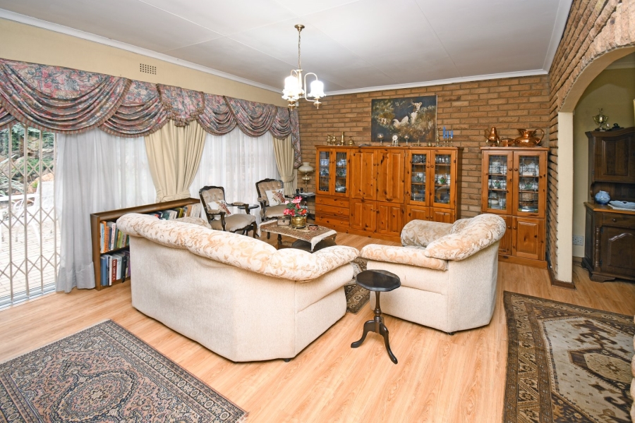 5 Bedroom Property for Sale in Florida Glen Gauteng