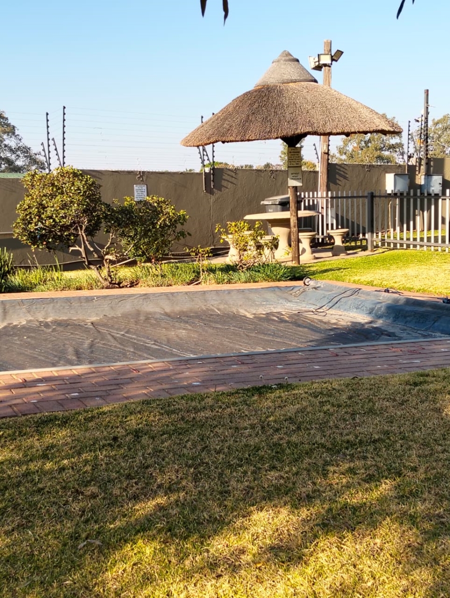 2 Bedroom Property for Sale in North Riding Gauteng