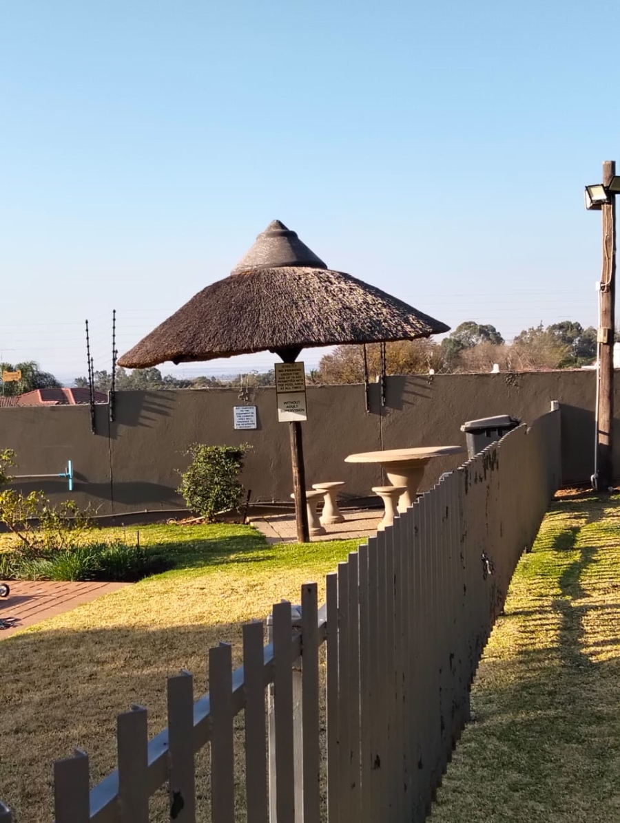 2 Bedroom Property for Sale in North Riding Gauteng