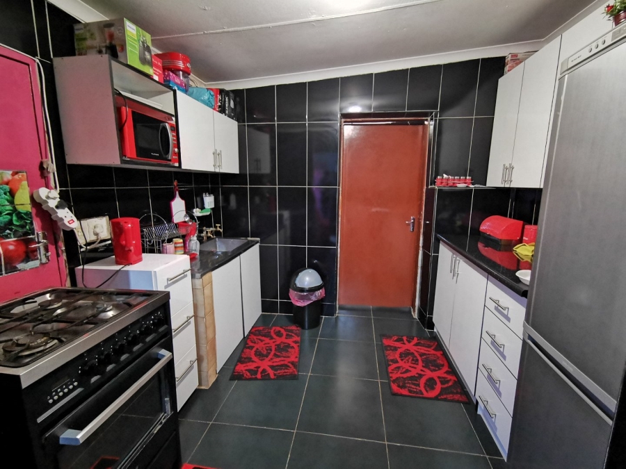 To Let 2 Bedroom Property for Rent in Laudium Gauteng