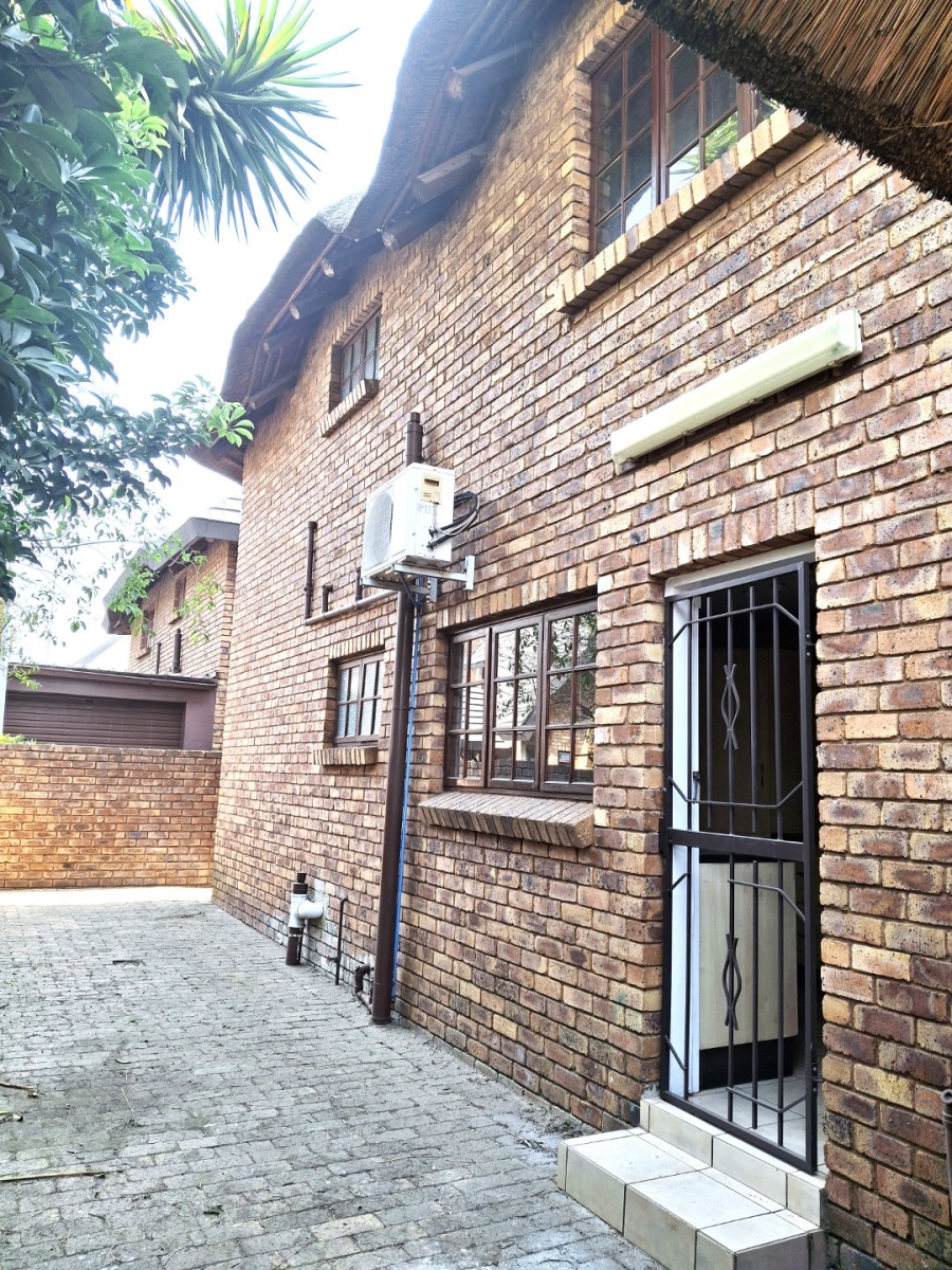 3 Bedroom Property for Sale in Dayanglen Gauteng