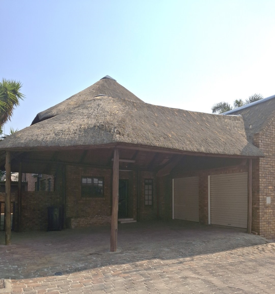 3 Bedroom Property for Sale in Dayanglen Gauteng