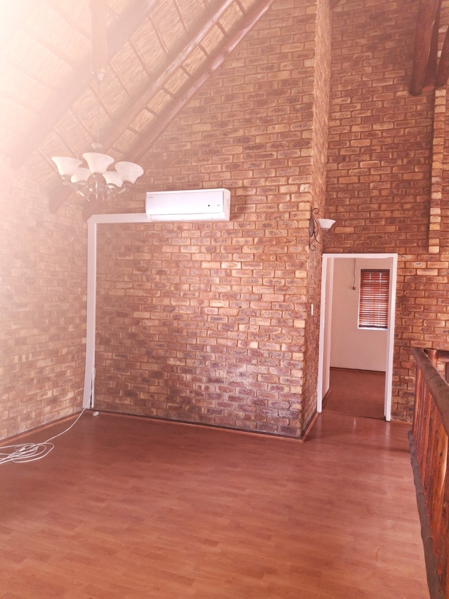 3 Bedroom Property for Sale in Dayanglen Gauteng