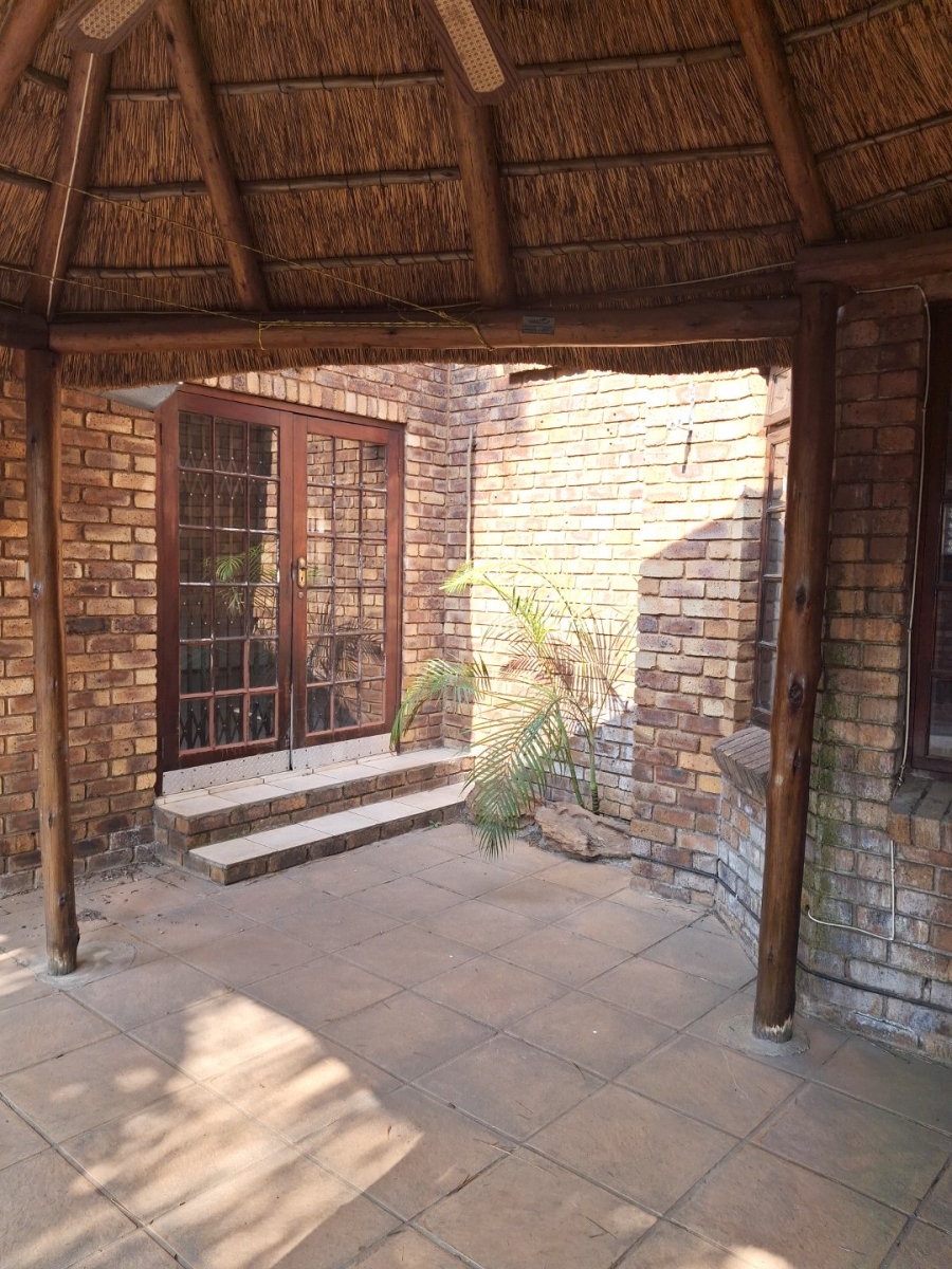 3 Bedroom Property for Sale in Dayanglen Gauteng