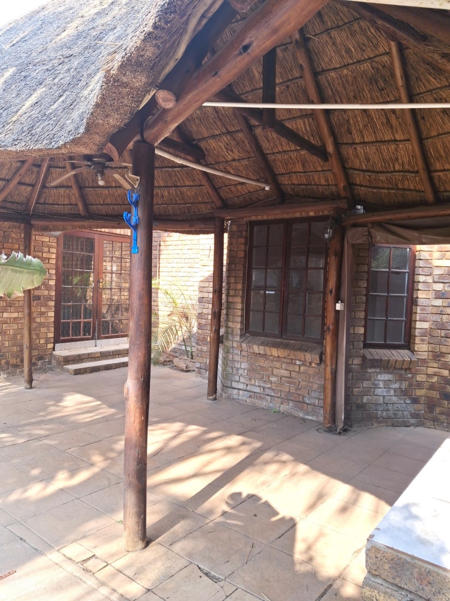 3 Bedroom Property for Sale in Dayanglen Gauteng