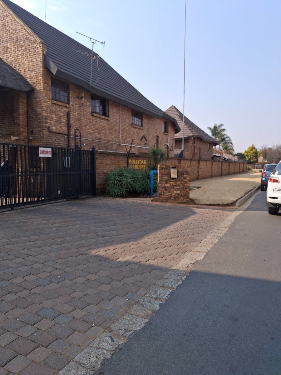 3 Bedroom Property for Sale in Dayanglen Gauteng