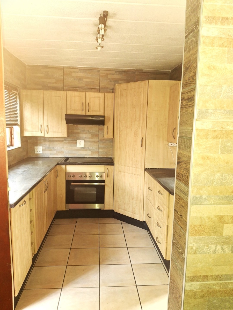 3 Bedroom Property for Sale in Dayanglen Gauteng