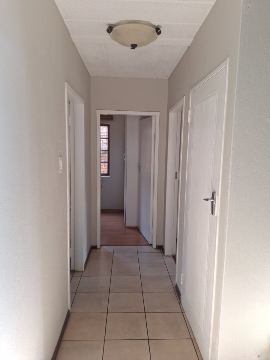 3 Bedroom Property for Sale in Dayanglen Gauteng